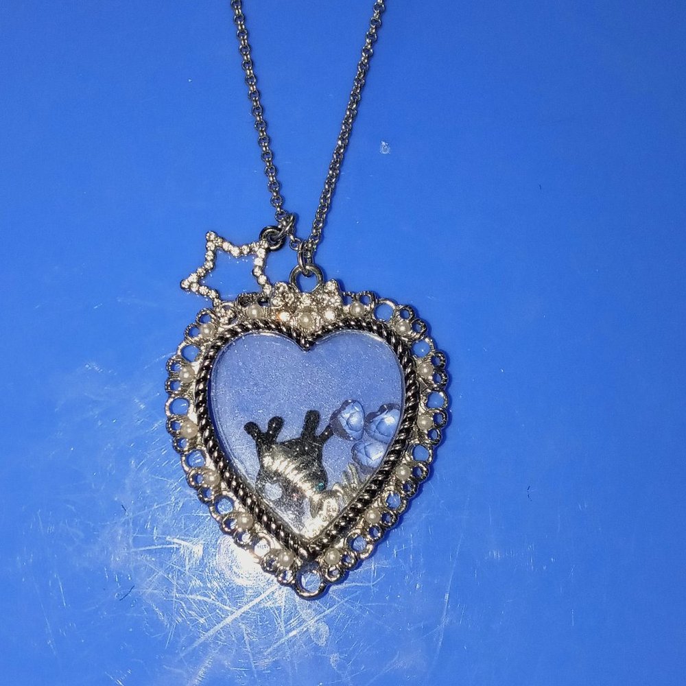 betsey johnson necklace
